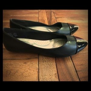 Dexflex Comfort Black pointed toe size 8